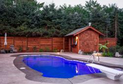 Like this pool? Give us a call and make reference to gallery ID - 51